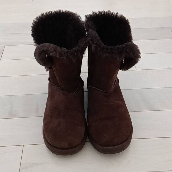 UGG Women's Bailey Button Winter Calf Boots 5803 Chocolate Brown Size 6 - Picture 2 of 5